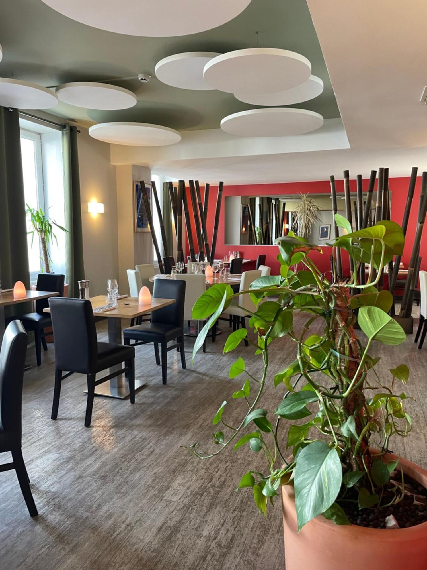 Hotel Restaurant La Boule D'Or Barbezieux-Saint-Hilaire Ngoại thất bức ảnh